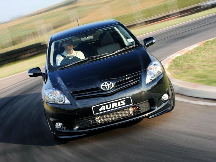  Toyota Auris 5-Door by TRD 2011 года  (ZA) (фото 2 из 18)